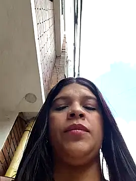 Snapshot of Layla-daring chatting on July 28, 2026, 5:45 pm Layla-daring online show from July 28, 2026, 5:45 pm