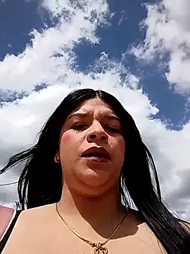 Layla-daring online show from January 18, 2026, 6:55 pm