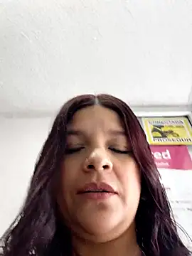 Snapshot of Layla-daring chatting on July 21, 2026, 7:04 pm Layla-daring online show from July 21, 2026, 7:04 pm
