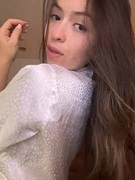Little  Danni1 online show from April 22, 2026, 9:49 am