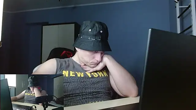 Poliglotjoe1 online show from February 16, 2026, 9:24 pm