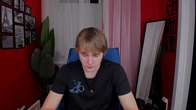 Snapshot of DonaldWoon chatting on November 28, 2025, 10:48 am DonaldWoon online show from November 28, 2025, 10:48 am