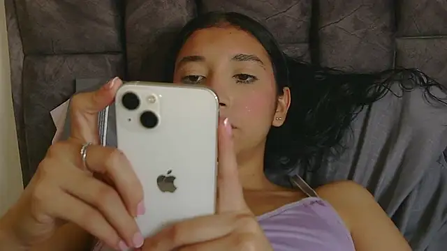 Scarlett mus online show from March 22, 2026, 3:02 pm