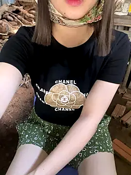 XndSeraphina online show from November 24, 2025, 4:56 am