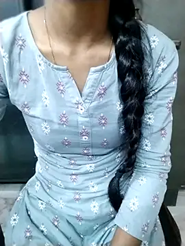 Snapshot of Roja__ chatting on November 27, 2025, 9:43 am Roja online show from November 27, 2025, 9:43 am