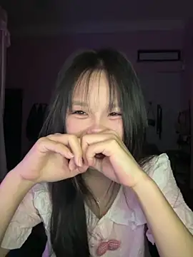 Snapshot of Kiee-lee chatting on May 18, 2026, 6:23 pm Kiee-lee online show from May 18, 2026, 6:23 pm