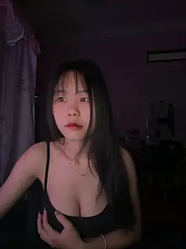 Snapshot of Kiee-lee chatting on April 19, 2026, 4:24 am Kiee-lee online show from April 19, 2026, 4:24 am