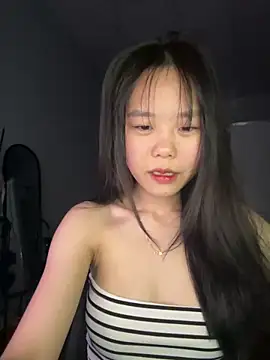 Snapshot of Kiee-lee chatting on April 7, 2026, 1:35 pm Kiee-lee online show from April 7, 2026, 1:35 pm