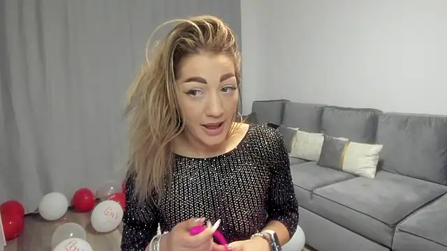 Snapshot of rossana_doll chatting on February 16, 2026, 5:50 am rossana doll online show from February 16, 2026, 5:50 am