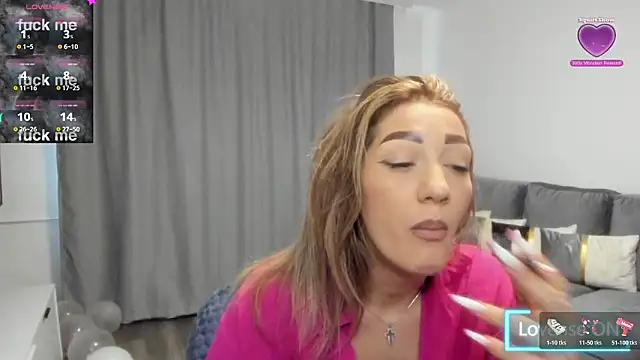 Snapshot of rossana_doll chatting on February 19, 2026, 8:33 am rossana doll online show from February 19, 2026, 8:33 am