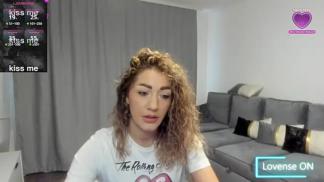 Snapshot of rossana_doll chatting on February 22, 2026, 12:18 pm rossana doll online show from February 22, 2026, 12:18 pm