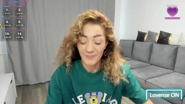 Snapshot of rossana_doll chatting on February 25, 2026, 7:41 am rossana doll online show from February 25, 2026, 7:41 am