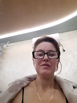 Snapshot of LanaOlbenst chatting on December 14, 2025, 6:57 pm LanaOlbenst online show from December 14, 2025, 6:57 pm