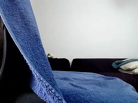 GirthBrooks25 online show from February 16, 2026, 12:15 pm