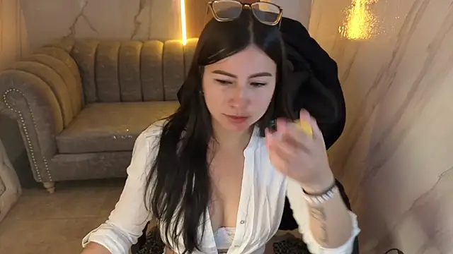 violeta tf online show from March 11, 2026, 1:38 pm