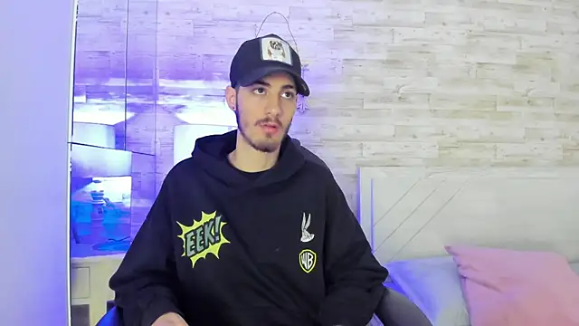 Emir Ozan  online show from January 11, 2026, 11:39 am