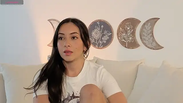 Snapshot of IsabellaSandoval chatting on April 18, 2026, 8:53 pm IsabellaSandoval online show from April 18, 2026, 8:53 pm