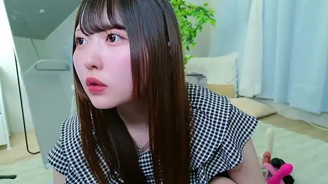  Sakura F online show from May 3, 2026, 4:32 pm