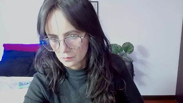 Juliana  lx online show from March 21, 2026, 3:05 pm