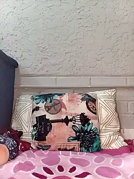 Sweethoneypot25 online show from March 5, 2026, 9:28 am