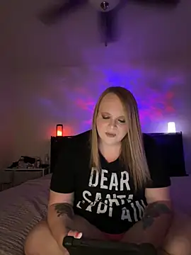 AllieRose94 online show from December 2, 2025, 4:36 am