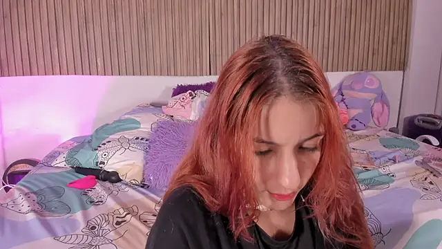 Snapshot of Hayley-Fox chatting on February 17, 2026, 2:53 am Hayley-Fox online show from February 17, 2026, 2:53 am