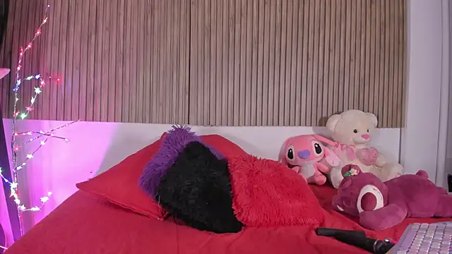 Snapshot of Hayley-Fox chatting on February 8, 2026, 1:03 am Hayley-Fox online show from February 8, 2026, 1:03 am