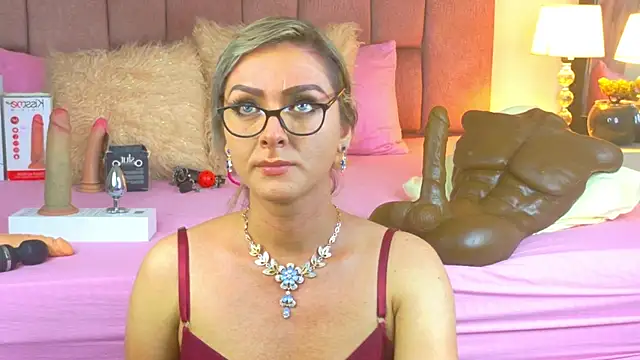 Snapshot of Lunitaa_Diva chatting on June 3, 2026, 7:40 pm Lunitaa Diva online show from June 3, 2026, 7:40 pm