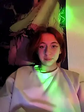 Snapshot of Luna_Brush chatting on November 20, 2025, 7:25 pm Luna Brush online show from November 20, 2025, 7:25 pm