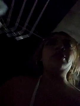 Snapshot of mila_curvy chatting on December 14, 2025, 4:51 am mila curvy online show from December 14, 2025, 4:51 am