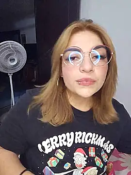 mila curvy online show from December 21, 2025, 4:58 am