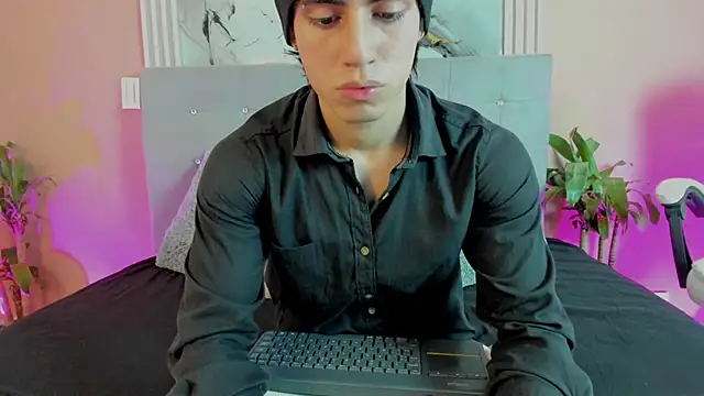 Snapshot of eren_jeager chatting on February 24, 2026, 1:17 am eren jeager online show from February 24, 2026, 1:17 am