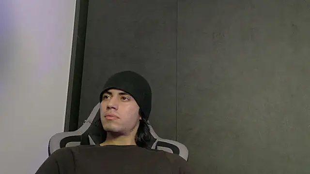 Snapshot of eren_jeager chatting on July 16, 2026, 1:35 am eren jeager online show from July 16, 2026, 1:35 am