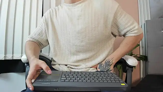 Snapshot of eren_jeager chatting on March 12, 2026, 1:33 am eren jeager online show from March 12, 2026, 1:33 am