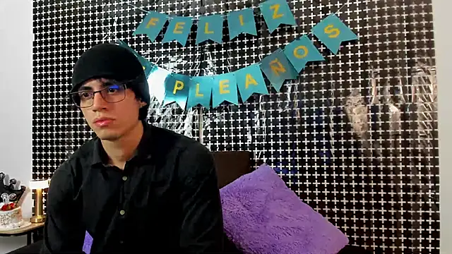 Snapshot of eren_jeager chatting on February 17, 2026, 1:25 am eren jeager online show from February 17, 2026, 1:25 am