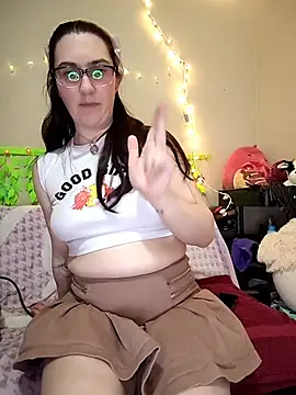 Snapshot of LaylaLucis chatting on April 19, 2026, 11:07 pm LaylaLucis online show from April 19, 2026, 11:07 pm