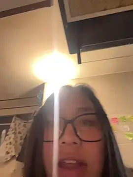 LyaRose online show from December 3, 2025, 2:45 am