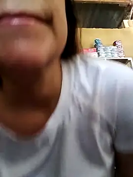 MIA-LARIOS online show from April 27, 2026, 3:21 pm