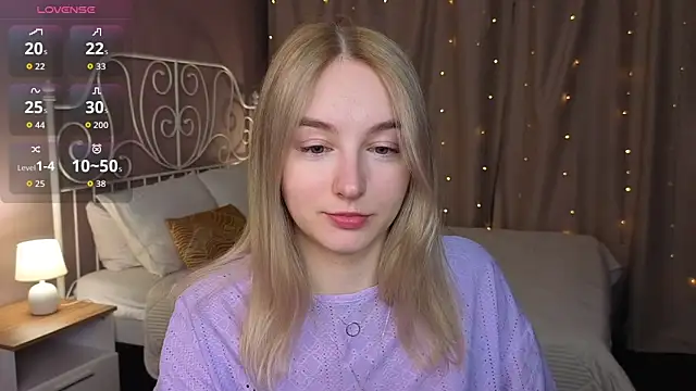 Snapshot of Shy_Polly chatting on May 19, 2026, 12:04 am Shy Polly online show from May 19, 2026, 12:04 am