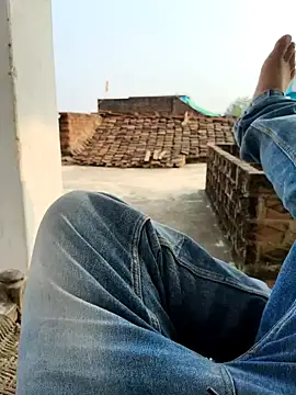 Snapshot of apka_rockstarr chatting on December 3, 2025, 3:29 am apka rockstarr online show from December 3, 2025, 3:29 am