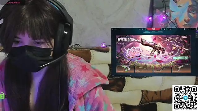 Snapshot of Ollie_Baird chatting on December 14, 2025, 5:13 am Ollie Baird online show from December 14, 2025, 5:13 am