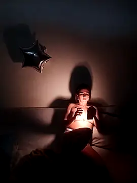 Monitaxhot online show from March 6, 2026, 4:51 am