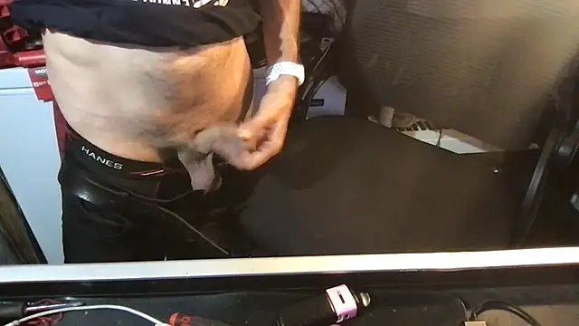 SinlessFreedom7 online show from February 5, 2026, 3:52 pm