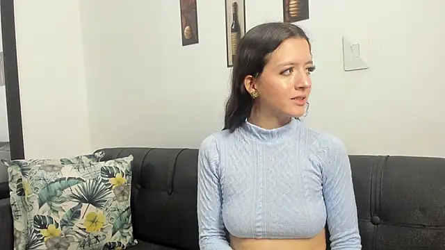 Snapshot of Violeta_Gracee chatting on November 27, 2025, 10:43 pm Violeta Gracee online show from November 27, 2025, 10:43 pm