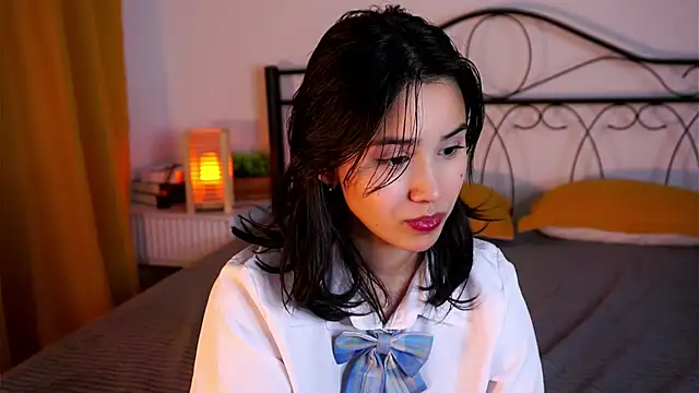 StaciaBratz online show from December 15, 2025, 7:09 pm