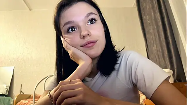 StacieGregoreski online show from November 27, 2025, 2:17 pm