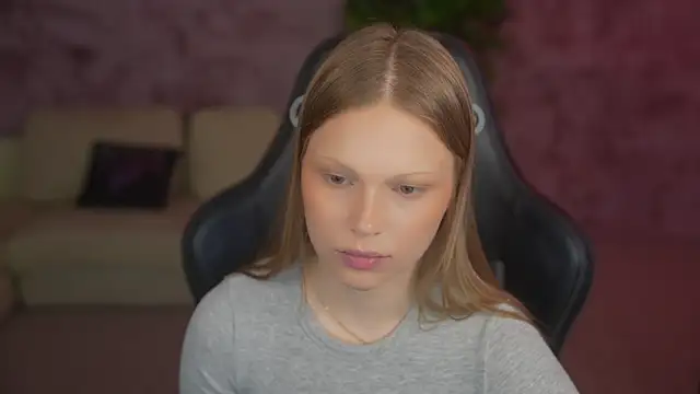 Snapshot of Charlotte_Dreams chatting on June 14, 2026, 10:38 am Charlotte Dreams online show from June 14, 2026, 10:38 am
