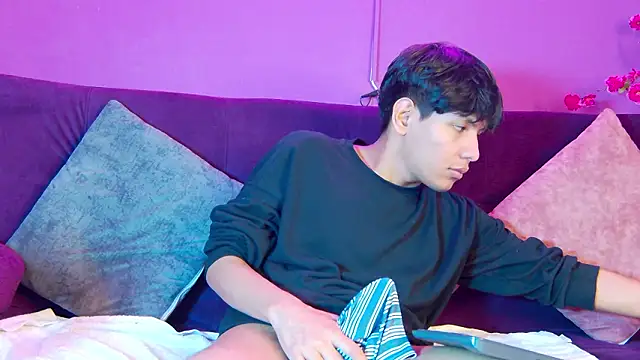 Snapshot of Liam_Sinclair chatting on March 11, 2026, 8:14 pm Liam Sinclair online show from March 11, 2026, 8:14 pm