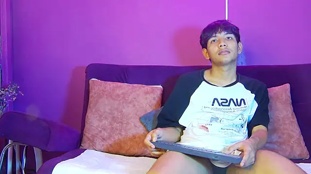 Snapshot of Liam_Sinclair chatting on March 25, 2026, 8:52 pm Liam Sinclair online show from March 25, 2026, 8:52 pm