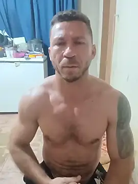 Snapshot of RobertoLuiz84 chatting on July 20, 2026, 4:53 am RobertoLuiz84 online show from July 20, 2026, 4:53 am